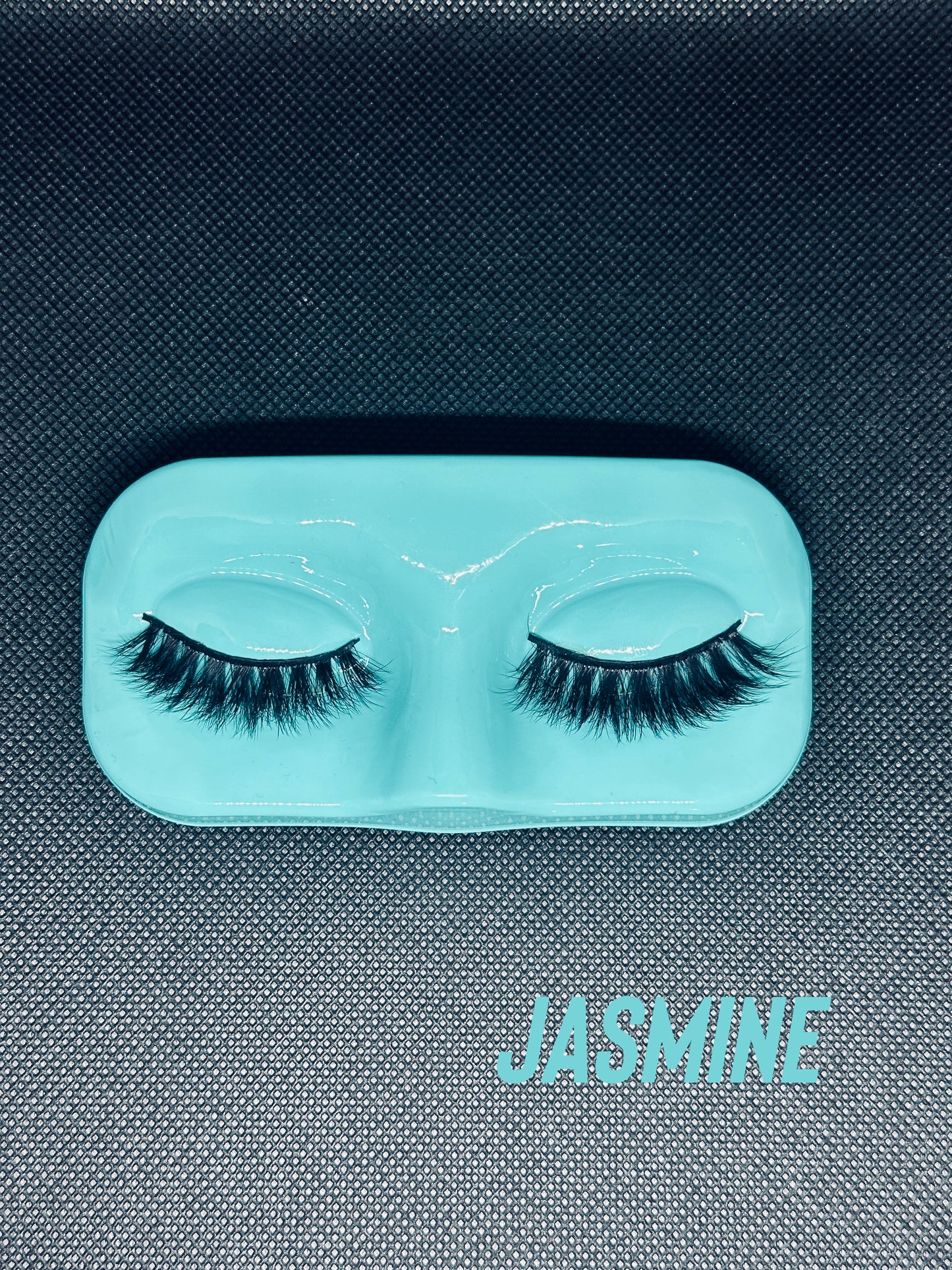 Jasmine Luxe Lashes - Graceful Volume & Definition