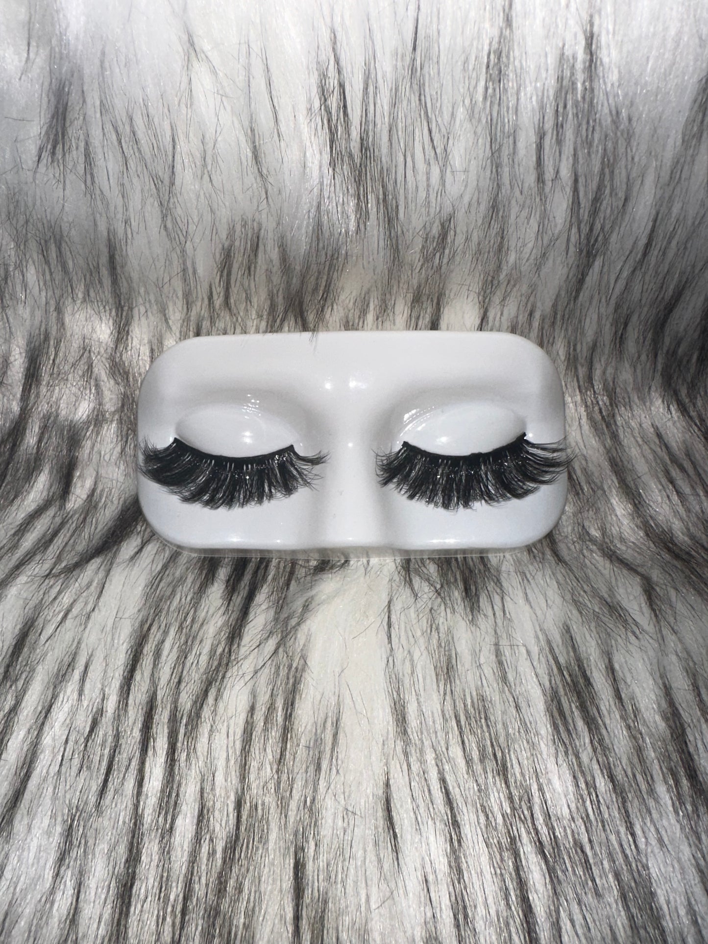Zarriah Faux Mink Lashes - Dramatic Volume